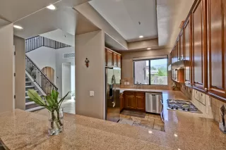 Photo #5: 6101458 Listing 