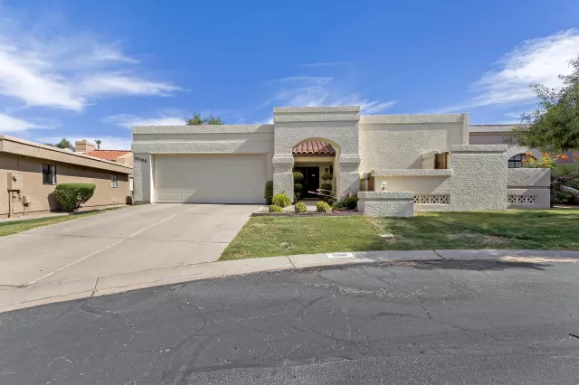 MLS: 6101469 Condo For Sale