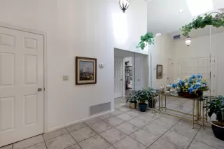 Photo #5: 6101469 Listing
