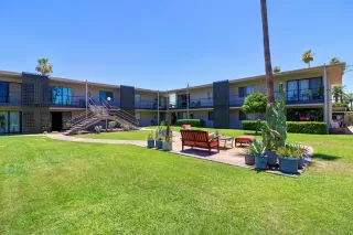 Photo #5: 6101497 Listing 