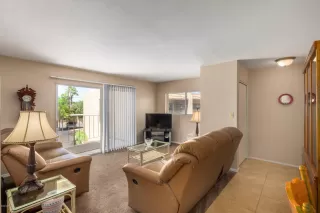 Photo #2: 6101632 Listing