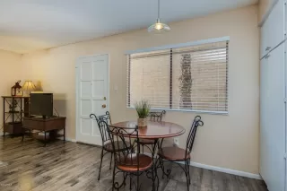 Photo #5: 6101647 Listing