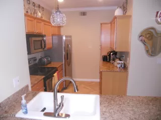 Photo #2: 6101951 Listing 