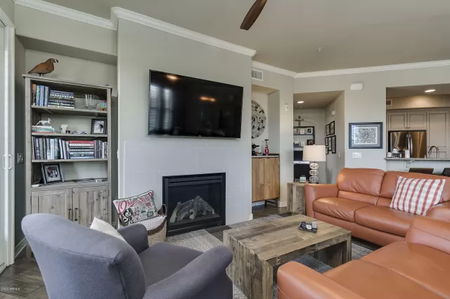 MLS: 6102185 Condo For Sale