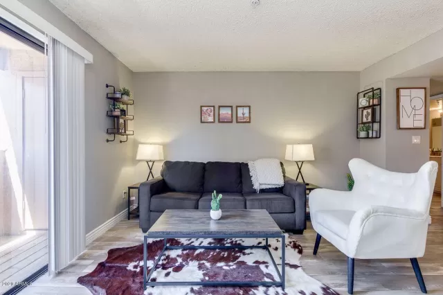 MLS: 6102282 Condo For Sale