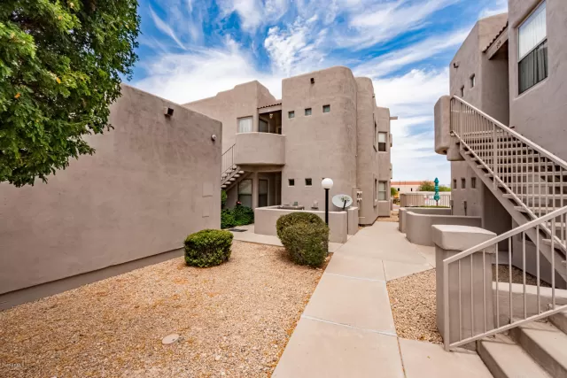 MLS: 6102371 Condo For Sale