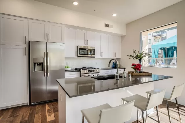 MLS: 6102389 Condo For Sale