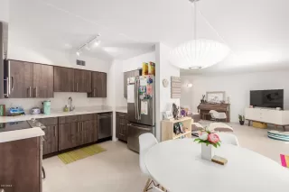 Photo #2: 6102408 Listing