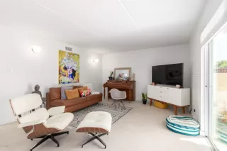 Photo #4: 6102408 Listing