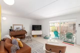 Photo #6: 6102408 Listing