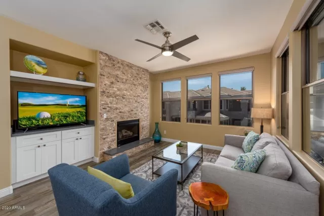 MLS: 6102453 Condo For Sale