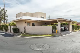 Photo #3: 6102621 Listing