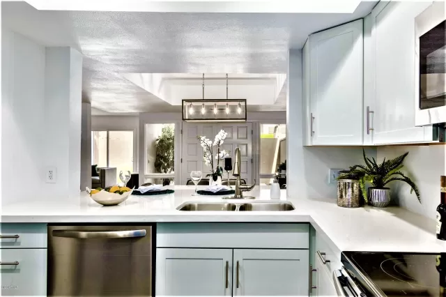 MLS: 6102738 Condo For Sale
