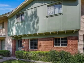 Photo #2: 6102785 Listing