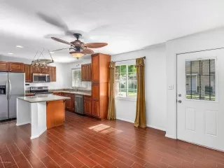 Photo #5: 6102785 Listing