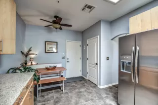 Photo #6: 6102837 Listing