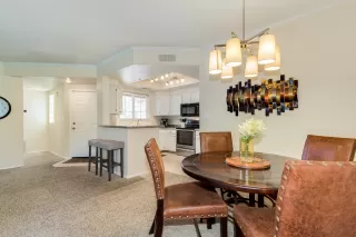Photo #1: 6103338 Listing 