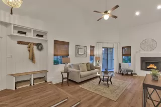 Photo #2: 6103425 Listing