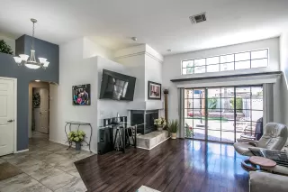 Photo #4: 6103559 Listing