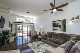 Photo #5: 6103559 Listing