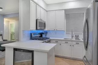 Photo #4: 6103686 Listing