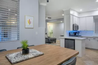 Photo #6: 6103686 Listing