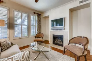 Photo #4: 6103832 Listing