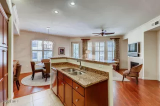 Photo #5: 6103832 Listing