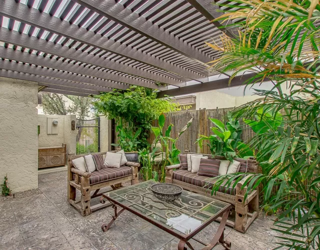 MLS: 6103989 Condo For Sale