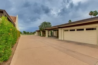 Photo #1: 6103989 Listing