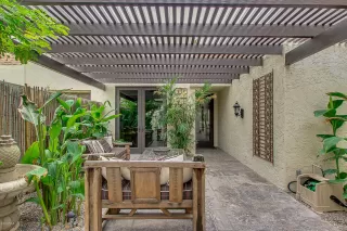 Photo #4: 6103989 Listing