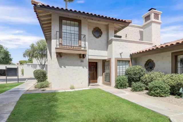 MLS: 6104045 Condo For Sale