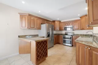 Photo #2: 6104045 Listing 