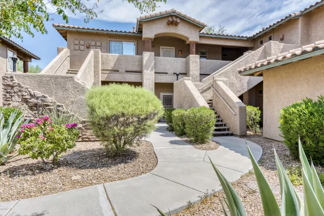 MLS: 6104103 Condo For Sale