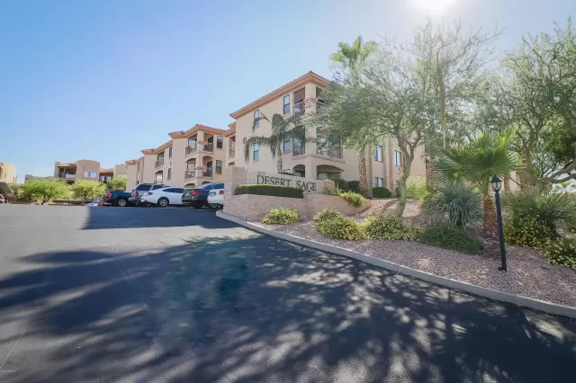 MLS: 6104344 Condo For Sale
