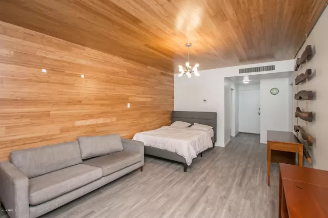 MLS: 6104370 Condo For Sale