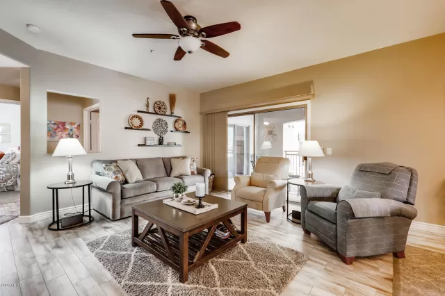 MLS: 6104373 Condo For Sale