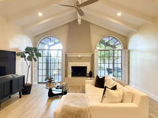 MLS: 6104404 Condo For Sale