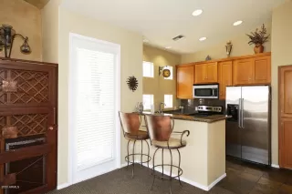 Photo #5: 6104506 Listing