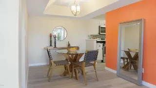 Photo #5: 6104572 Listing