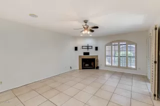 Photo #4: 6104701 Listing