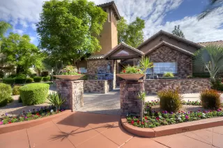 Photo #4: 6104704 Listing