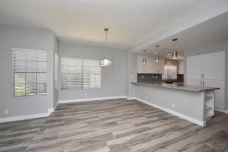 Photo #5: 6105101 Listing