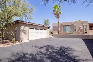 Photo #4: 6105195 Listing