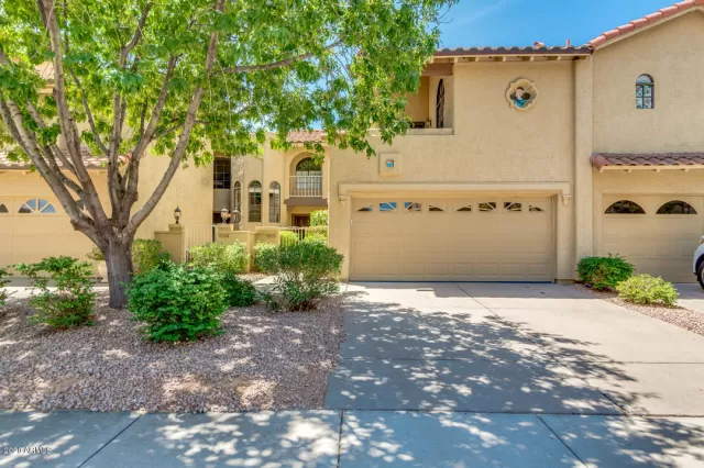MLS: 6105256 Condo For Sale