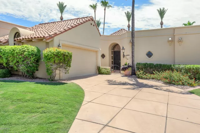 MLS: 6105288 Condo For Sale
