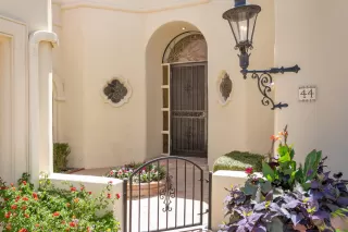 Photo #2: 6105288 Listing 