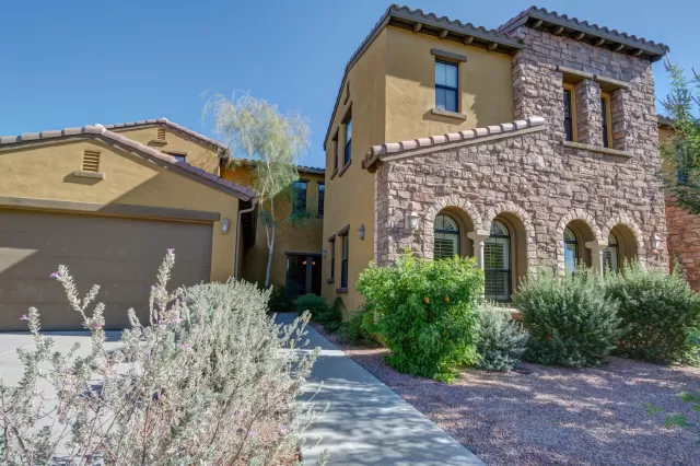 MLS: 6105631 Condo For Sale