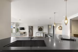 Photo #3: 6105646 Listing