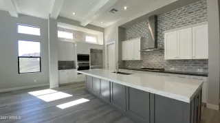 Photo #3: 6105845 Listing